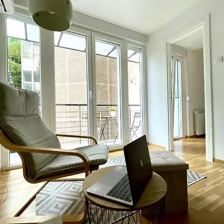 아파트 Alma Vracar 베오그라드